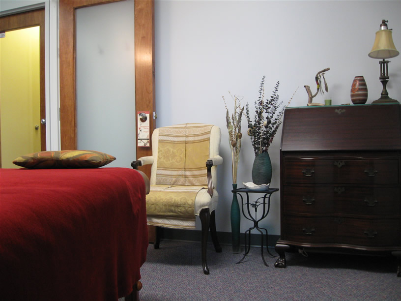 acupuncture treatment room to share